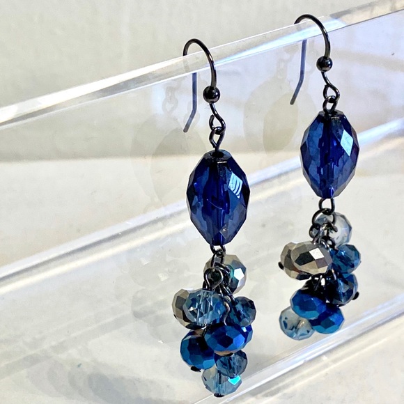 Metallic Blue Silver Faceted Bead Dangle Drop Earrings Pierced Hook - Picture 3 of 4